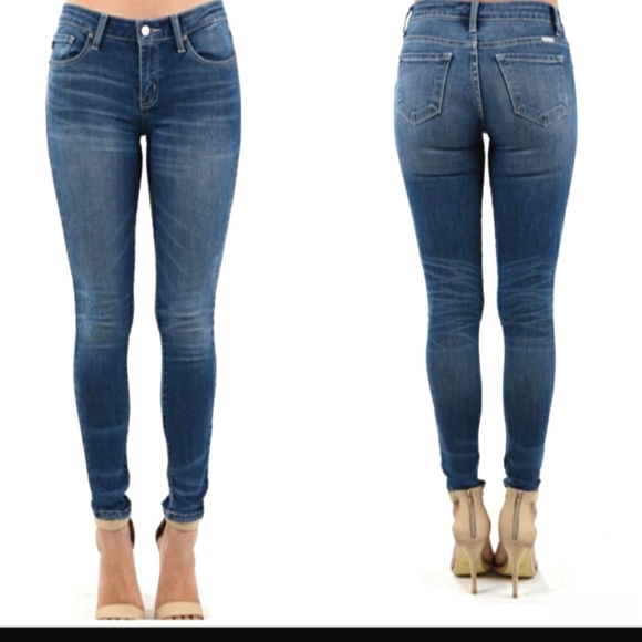 KanCan *Not Distressed* Sz 9 Jeans - Picture 1 of 4